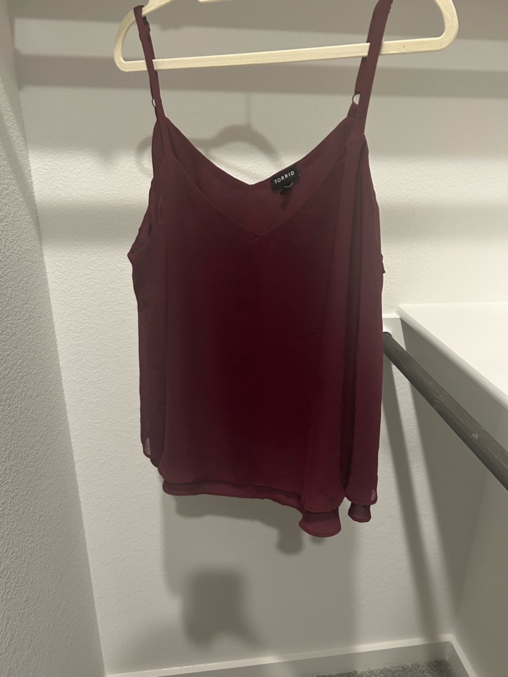 Torrid Chiffon Cami Tank Top Size 1 Burgundy Flowy Sleeveless Blouse Plus Size